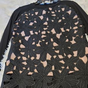 Atina Cristina XS black and tan long sleeve with flower design P2P 17" L 18"